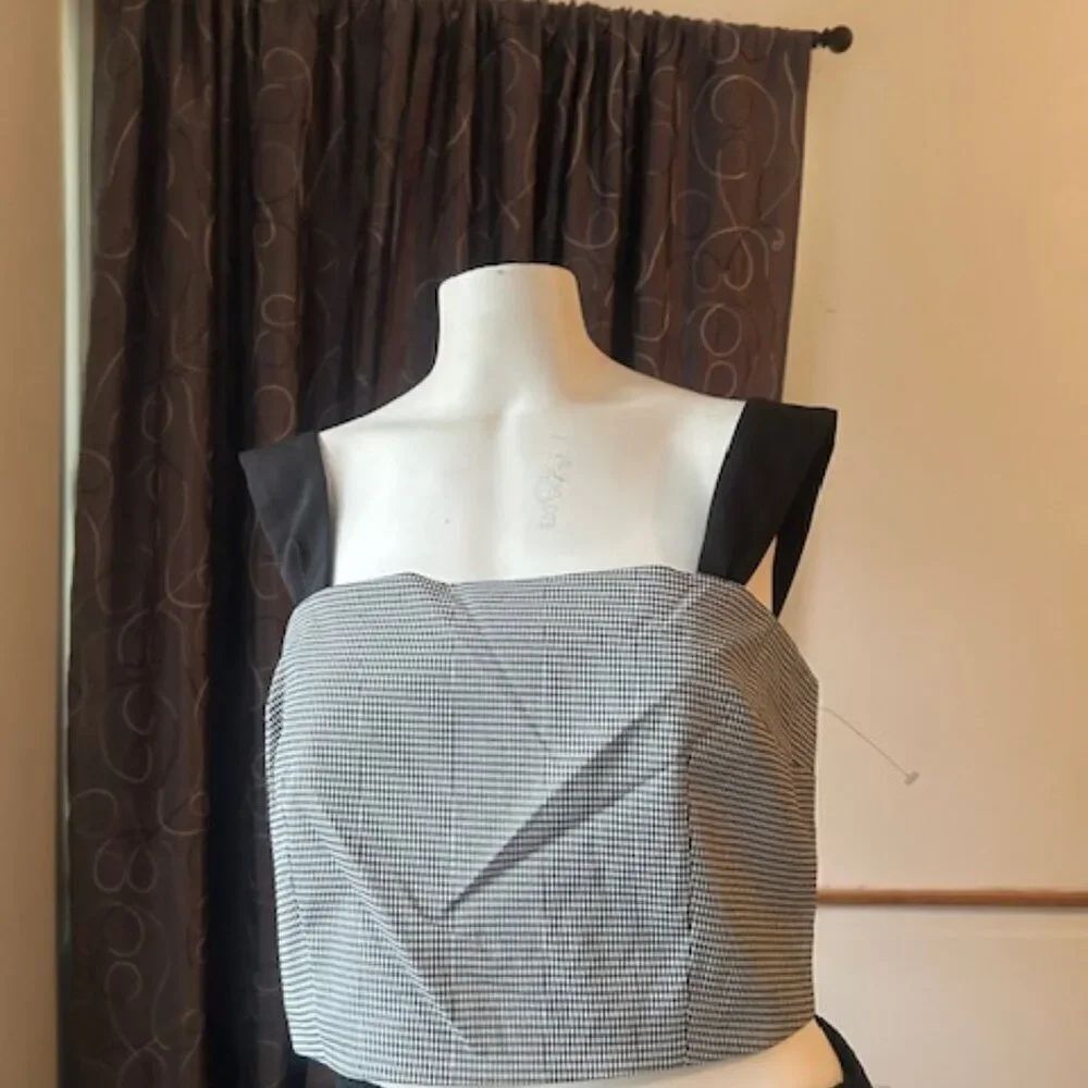 J.O.A. (Just One Answer) Black/White Gingham Plaid crop top, size L